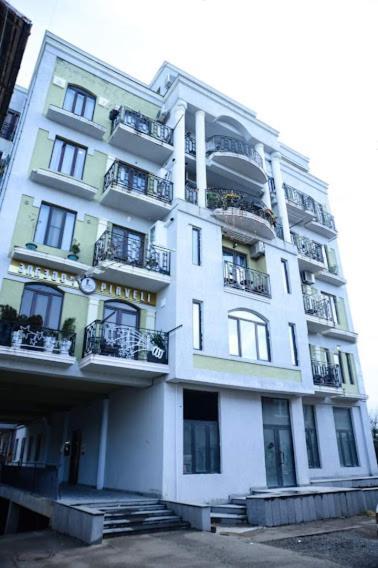 D-S Apartament In Kʼutʼaisi Exterior foto